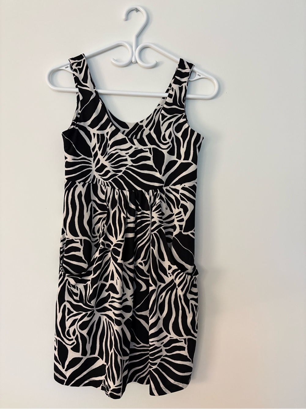 Black and White Print Sleeveless Women’s Dress